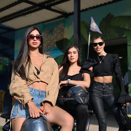 הוילה מניזאלס Chami Glamping מראה חיצוני תמונה